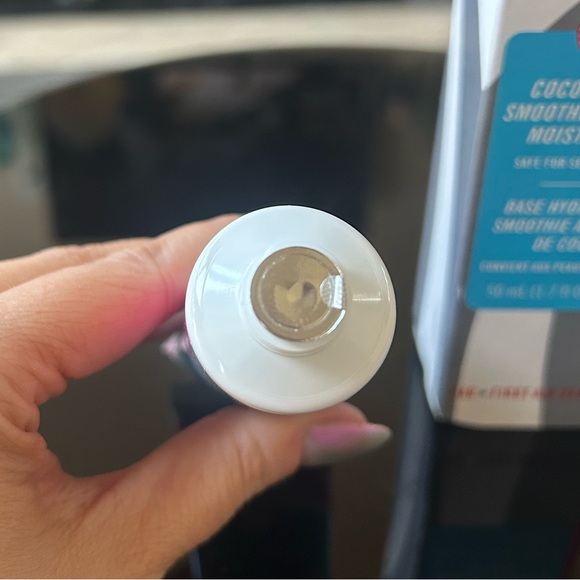 FIRST AID BEAUTY Hello FAB Coconut Skin Smoothie Priming Moisturizer - Picture 5 of 5